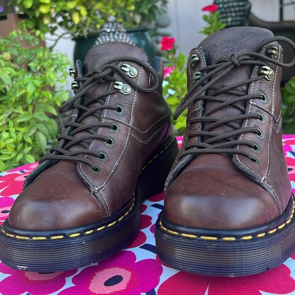 🏴󠁧󠁢󠁥󠁮󠁧󠁿 Vintage Dr. Martens MIE Chunky Lace Up Platform Ankle Boots UK 7 - Picture 14 of 17